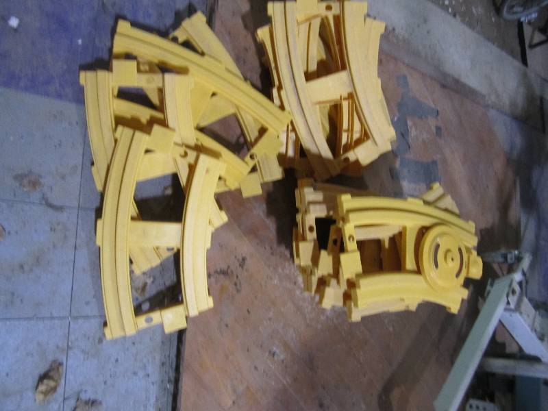 lot 288 image: Plastic railroad track set...