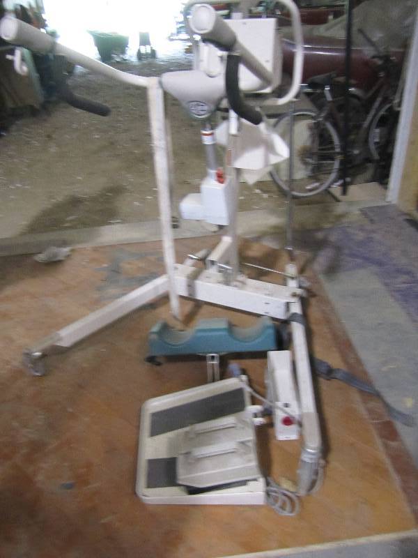 lot 290 image: EZ Stand personal care lift assista...