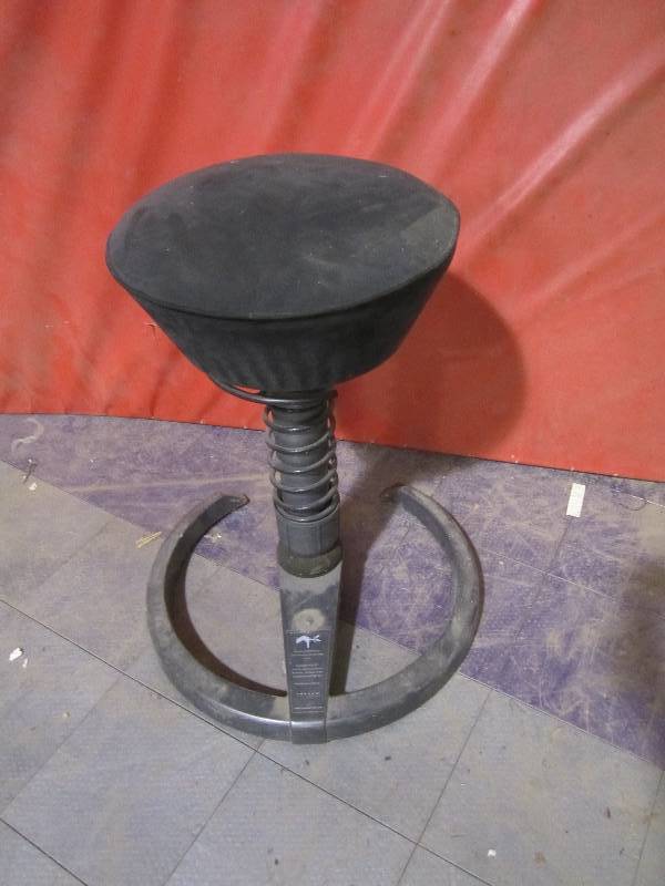 lot 299 image: The Swooper cushioned swivel rocker...