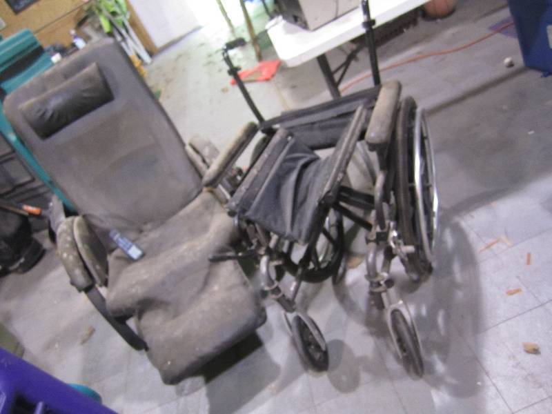 lot 300 image: Homedics massage chair and wheelcha...