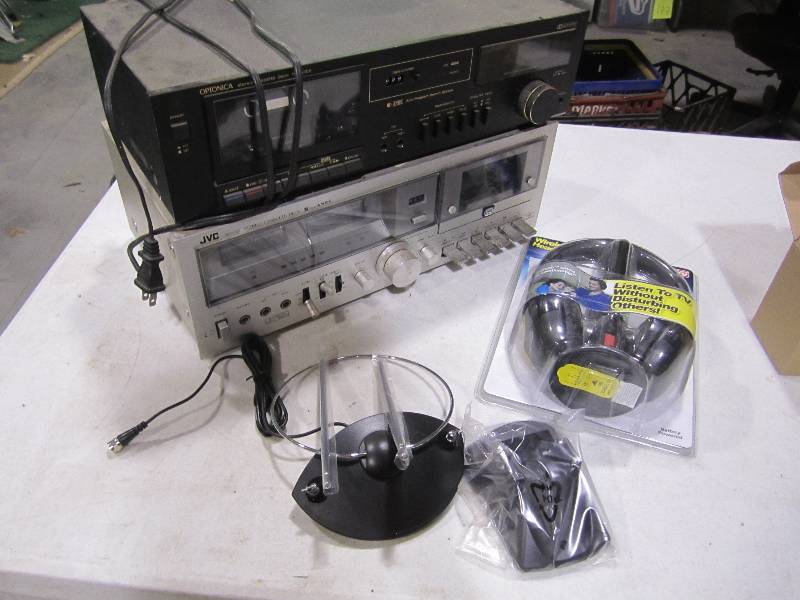 lot 302 image: Vintage electronics with wireless T...