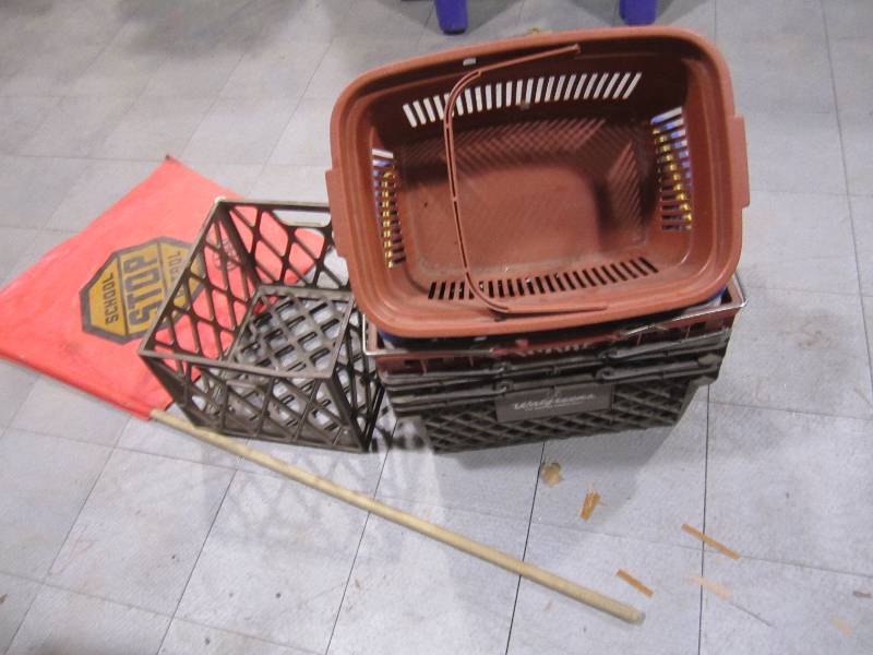 lot 303 image: Vintage shopping baskets and a scho...