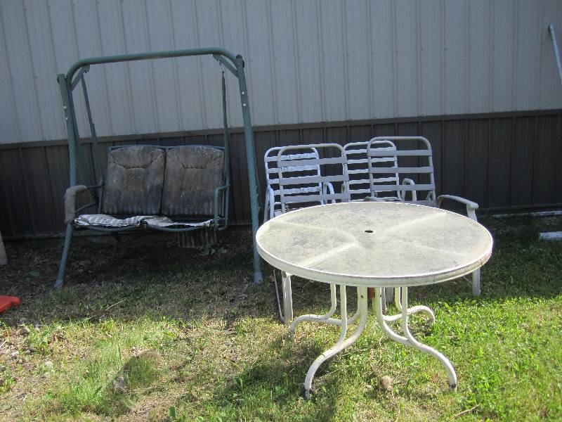 lot 312 image: Lot of patio furniture...