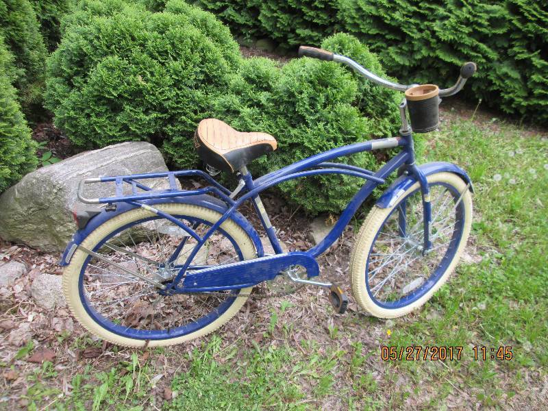 lot 5 image: Huffy bicycle, looks very nice, nee...