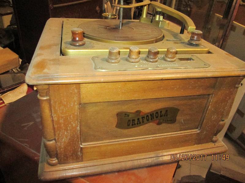 lot 6 image: Graphonola Stereophonic record play...
