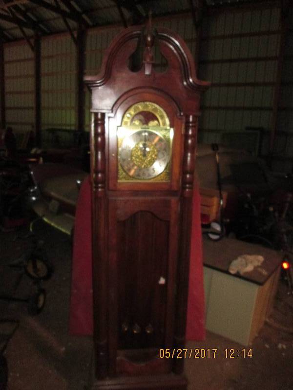 lot 10 image: Chime clock, no glass in doors 7 t...
