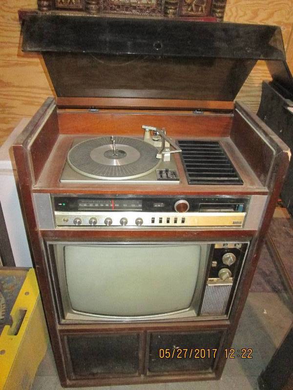 lot 12 image: RCA Phonograph, 8 Track, Tuner, TV...