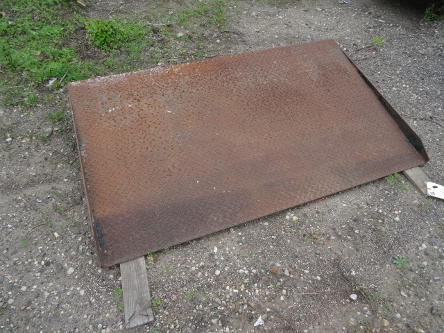 lot 112 image: Metal Access Ramp, 60 12w x 36d 3...