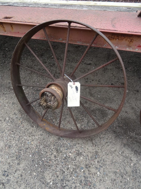 lot 106 image: Antique Wagon Wheel, 32 O.D., 4w,...