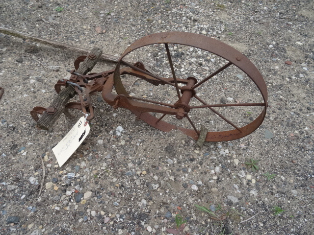 lot 110 image: Antique Walk-behind Culktivator, ne...