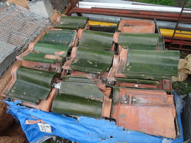 lot 115 image: Pallet of Green Ludowici T12 Clay S...