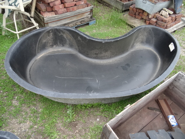 lot 55 image: Kidney Shaped Garden Pond, 102L, 4...