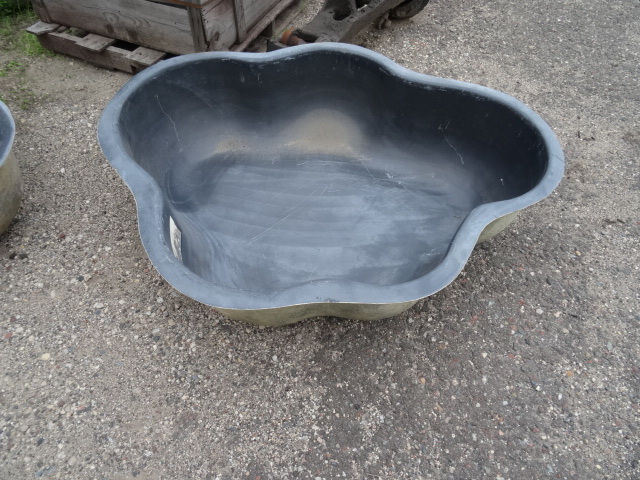lot 58 image: Garden Pond, 55 x 45 x 13...