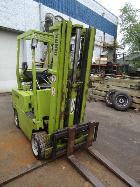 lot 228 image: Clark 5000lb Forklift, cushion tire...