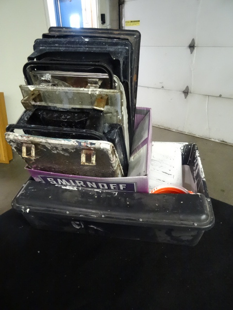 lot 68 image: No.AR 162505, take 2 T30 bulbs, 37L...