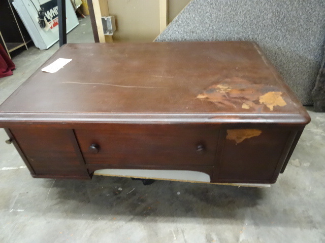 lot 36 image: Antique Columbia Grafonola Regent J...