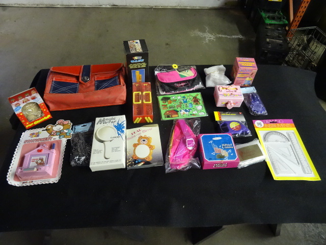 lot 213 image: Childrens Lot - contains breifcase...