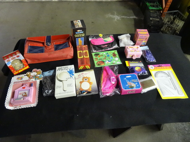 lot 216 image: Childrens Lot - contains breifcase...