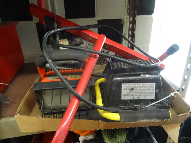 lot 165 image: Halogen Work Lights, 3...