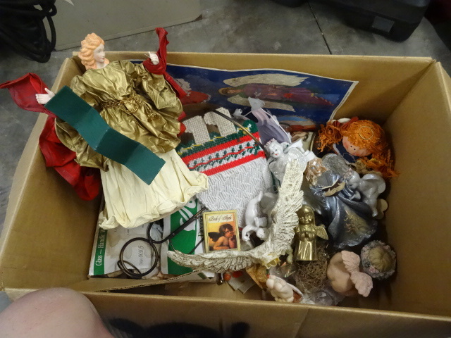 lot 231 image: Assorted lot of Angels...