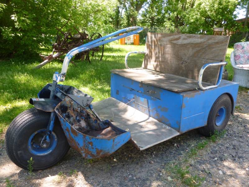 lot 1 image: Vintage Cushman