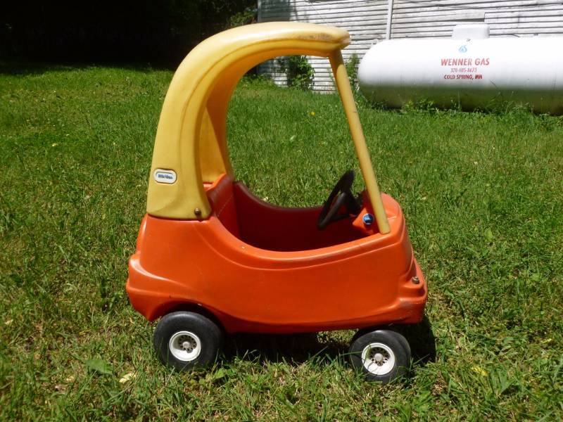 lot 5 image: Little Tikes