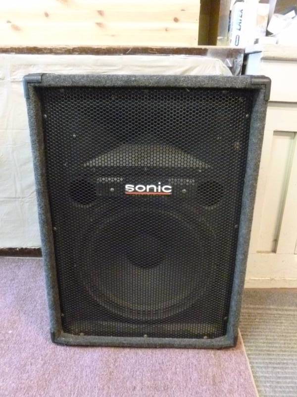 lot 7 image: DJ Speaker