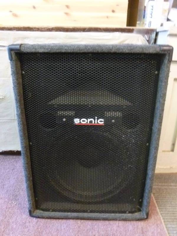 lot 8 image: DJ Speaker