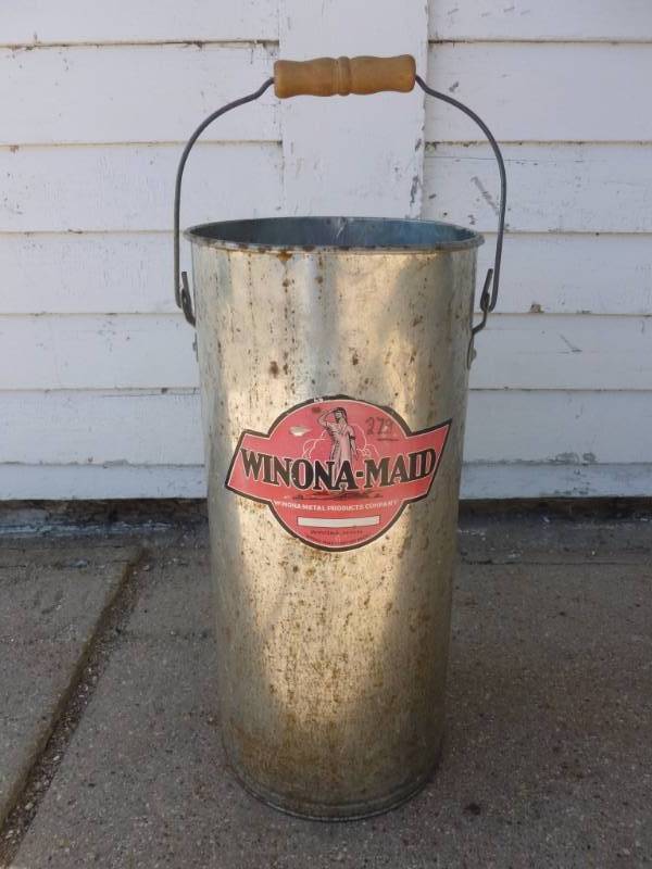 lot 23 image: Vintage Shotgun Pail