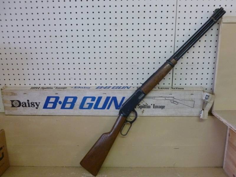 lot 32 image: Vintage Daisy BB Gun