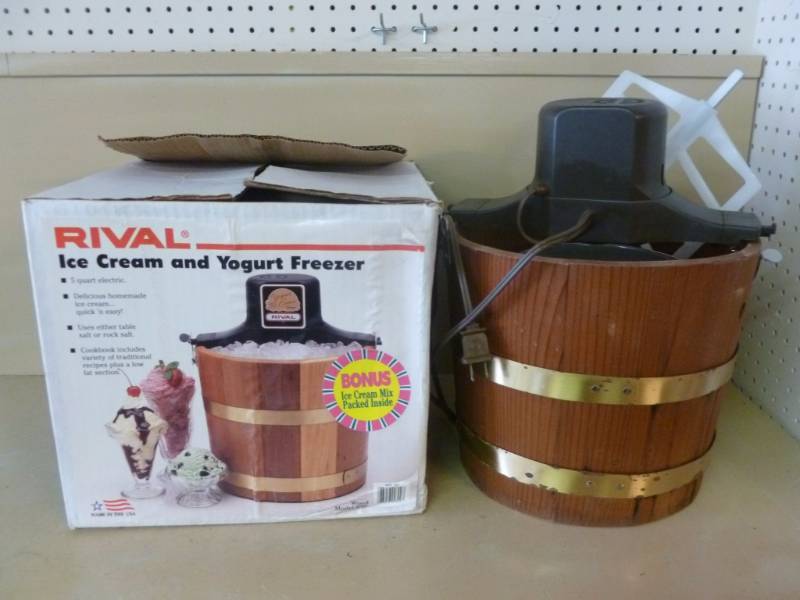 lot 34 image: Ice Cream Maker