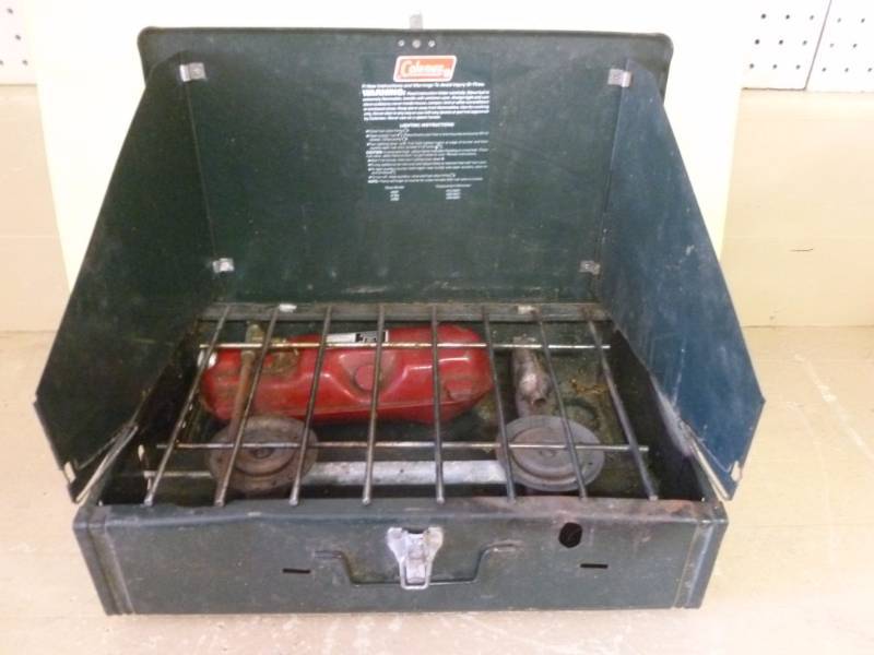 lot 39 image: Coleman Camp Stove