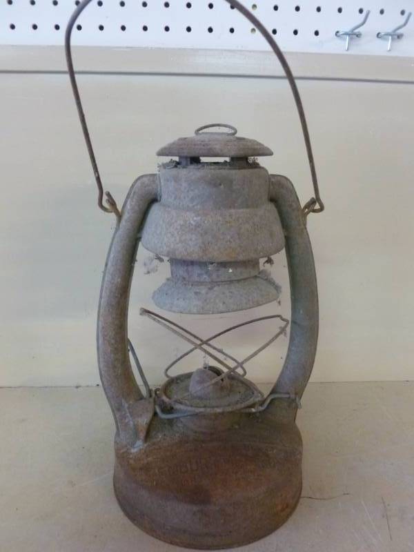 lot 55 image: Vintage Barn Lantern