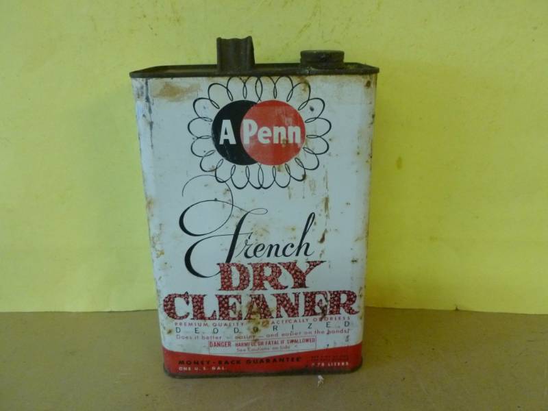 lot 64 image: Vintage Metal Container