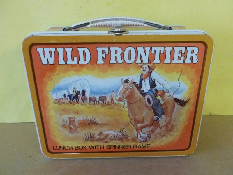 lot 67 image: Metal Lunchbox