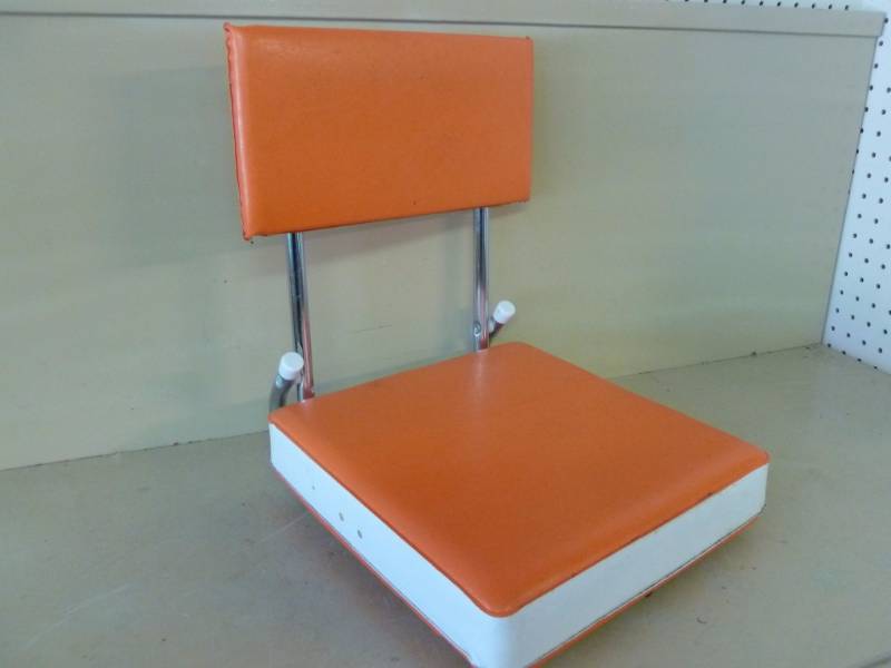 lot 69 image: Stadium Seat