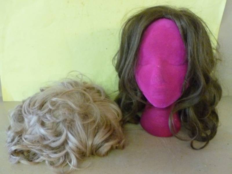 lot 74 image: Vintage Wigs