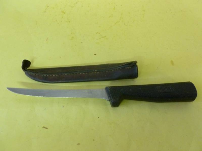 lot 83 image: Fillet Knife
