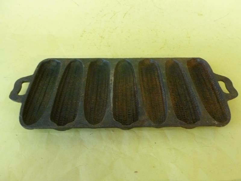 lot 87 image: Cast Iron Corn Bread Pan