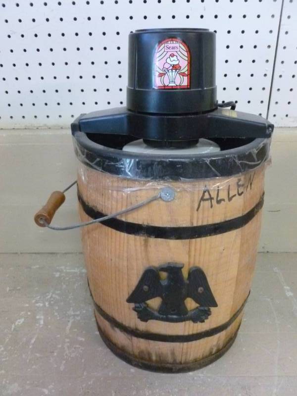 lot 89 image: Vintage Ice Cream Maker