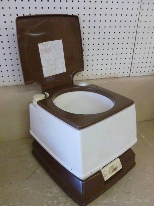 lot 90 image: Portable Camping Toilet
