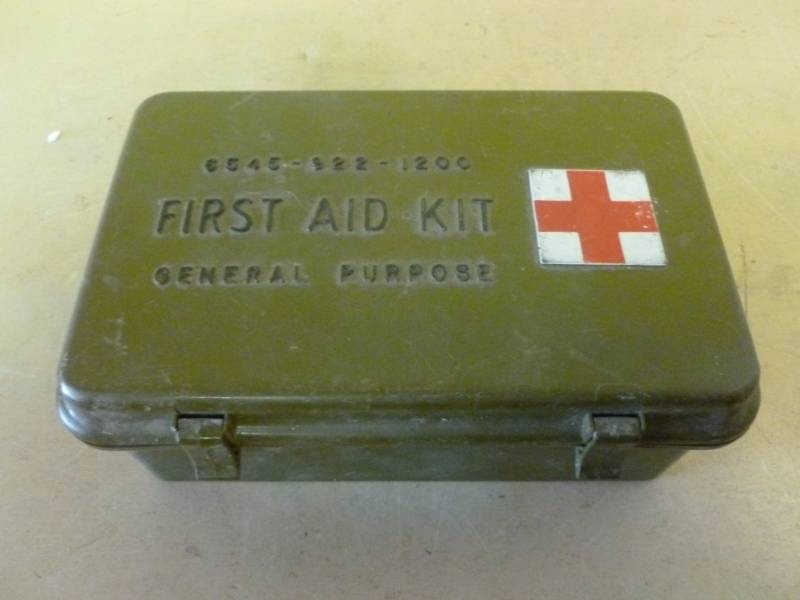lot 100 image: First Aid Kit