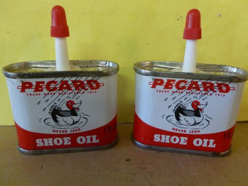 lot 103 image: Vintage Oil Cans