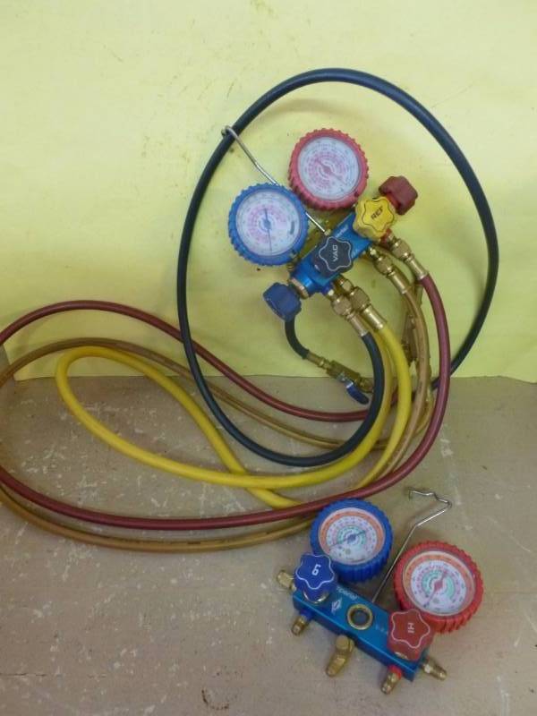 lot 111 image: Car Mechanics Cooling System Manifolds