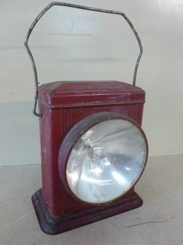 lot 113 image: Vintage Hanging Light