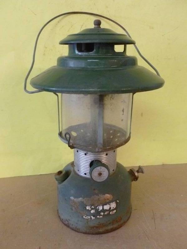 lot 115 image: Vintage Coleman Lantern