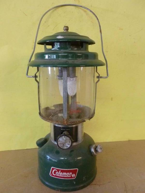 lot 116 image: Vintage Coleman Lantern