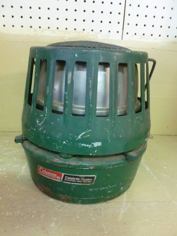 lot 117 image: Vintage Coleman Heater