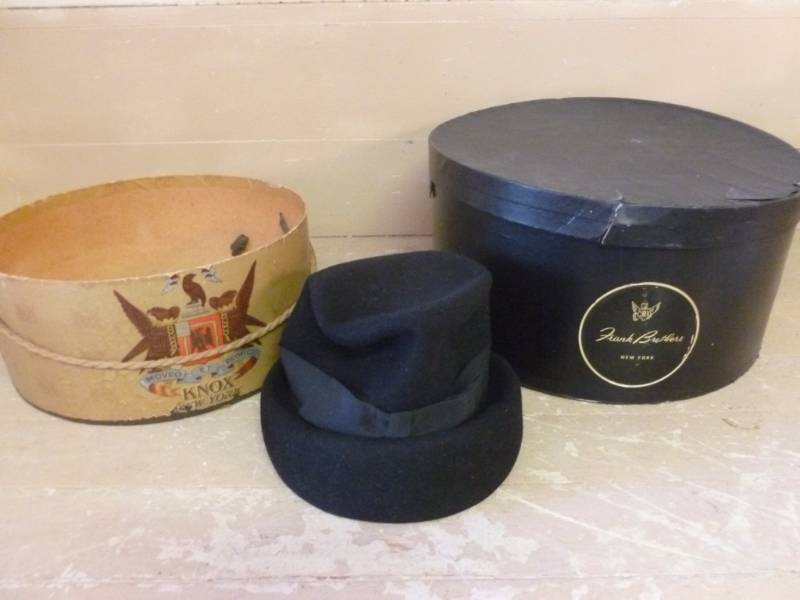 lot 130 image: Vintage Ladies Hat