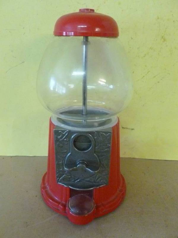 lot 131 image: Gumball Machine